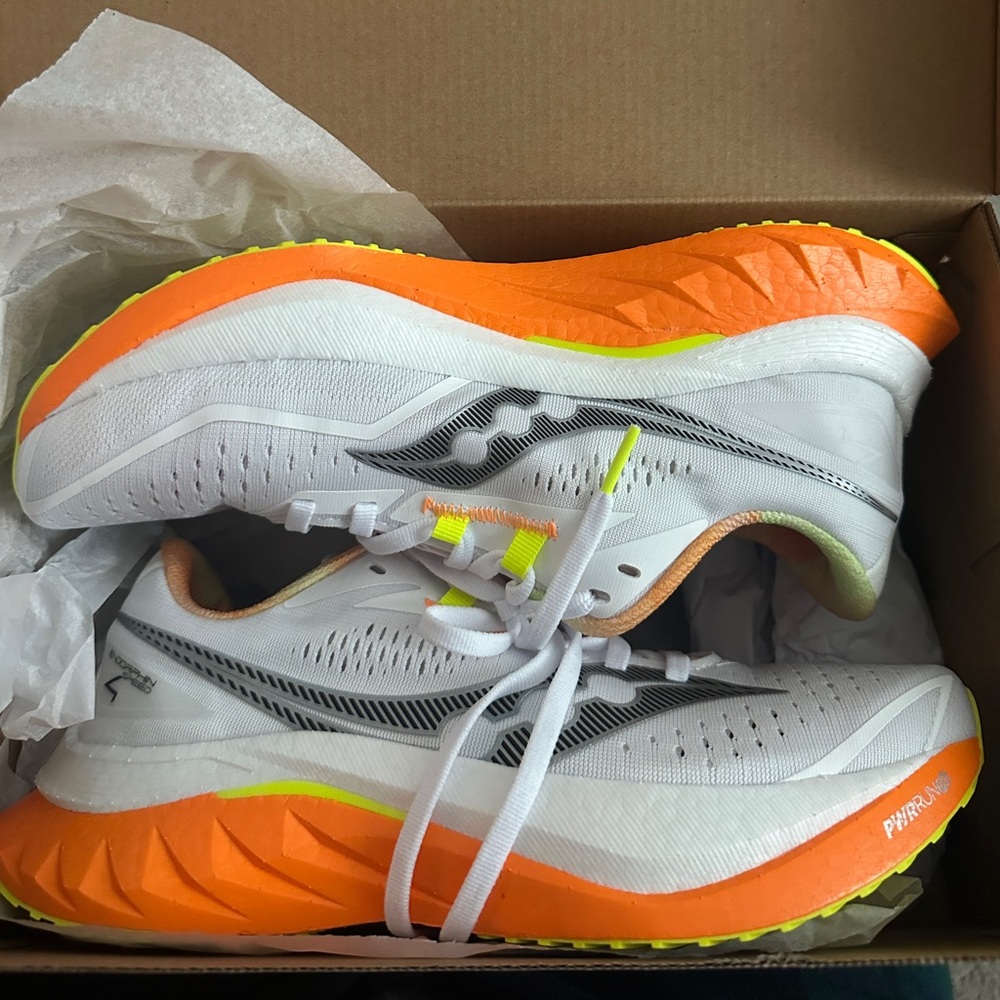 Saucony endorphin speed 4